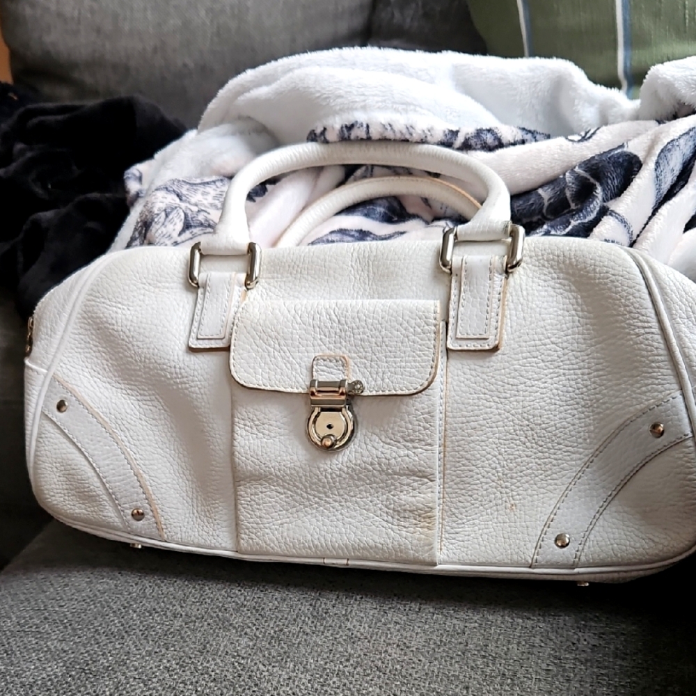 BURBERRY Elegant White Handbag
